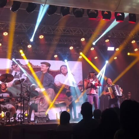 FLAMBOYANT IN CONCERT